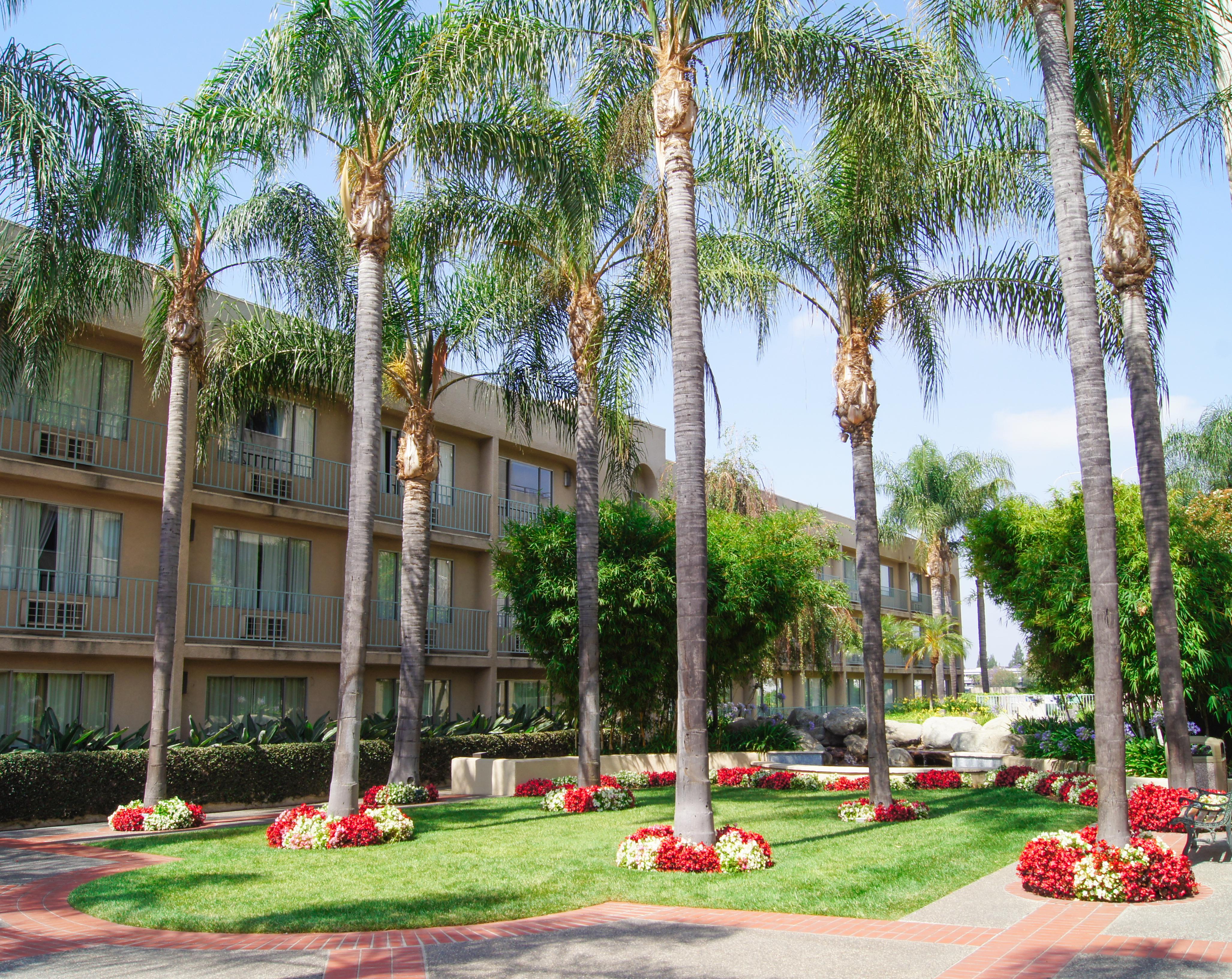 Airtel Plaza Los Ángeles